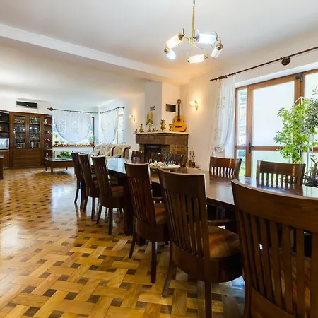 Apartment Azure In Downtown - Free Parking Brasov
