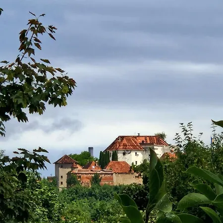 Sfizioso Boutique - Free Parking