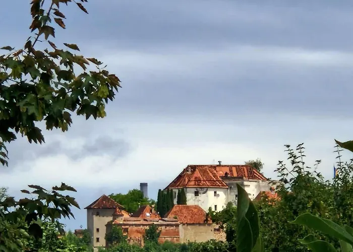 Sfizioso Boutique - Free Parking